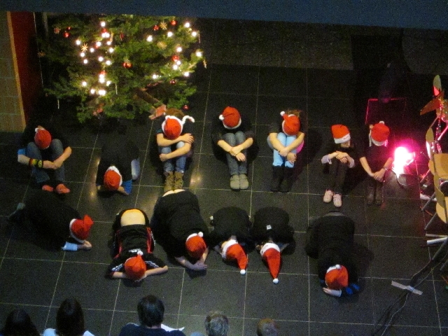 2013-12-18 weihnachtssingen 039