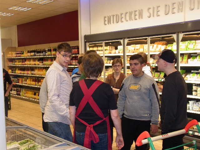 2014-04-29 oberstufe-im-superbiomarkt 007