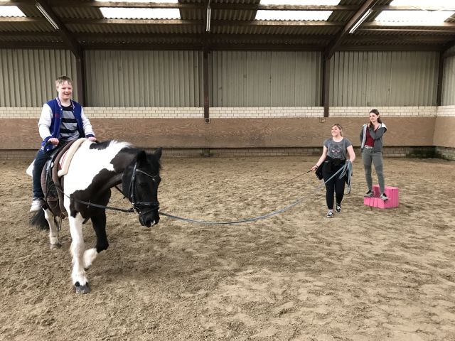 2016-17 Heilpaedagogisches-Reiten 015