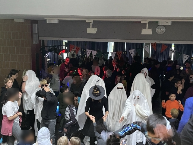 2023 10 31 Halloweenparty057