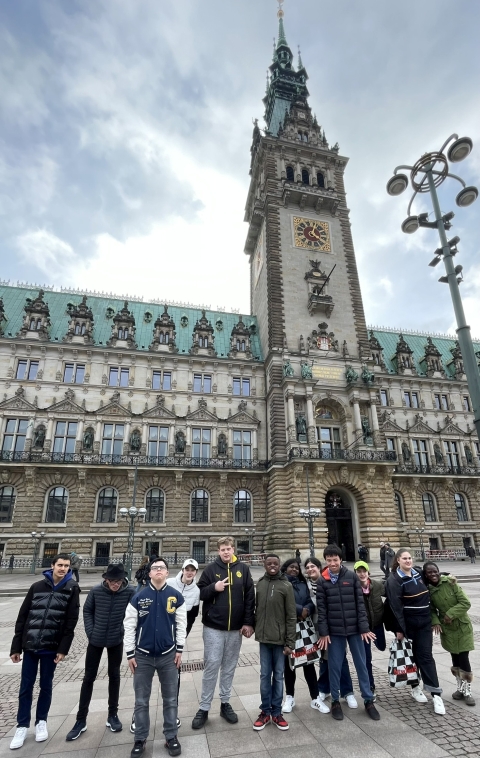 2024 03 21 Klassenfahrt Hamburg 05 Rathaus 007