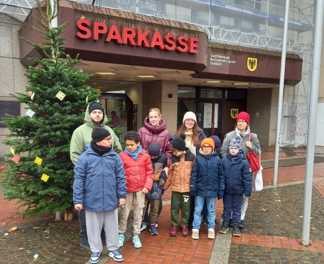 2025 11 28 Weihnachtsbaum schmucken 003