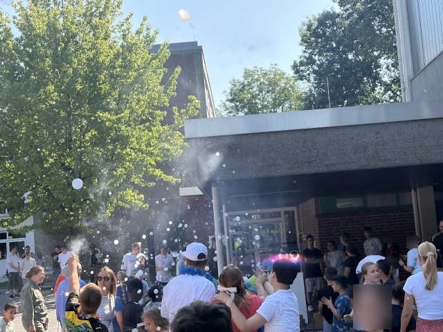 2026 07 15 Schools out Party 009